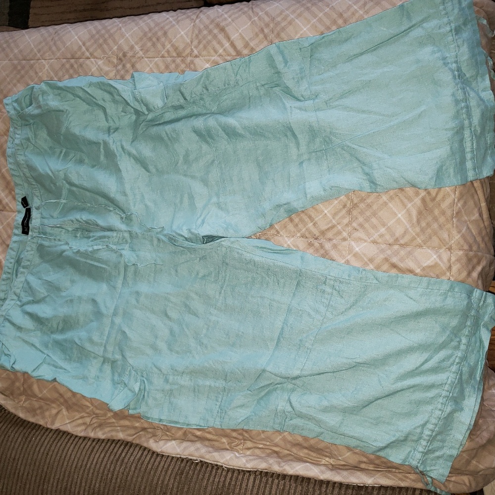 Size 22 Crops